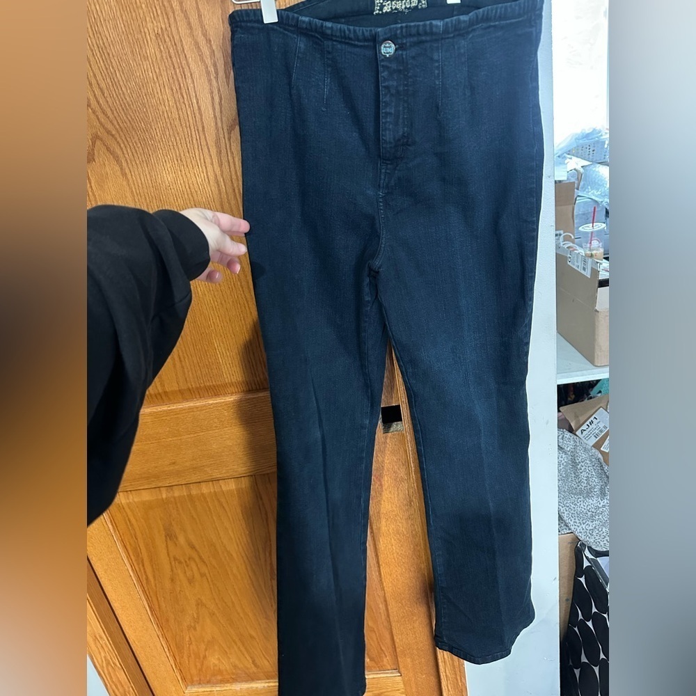 Bestow Boot Cut Jeans Black Caual Minimalist